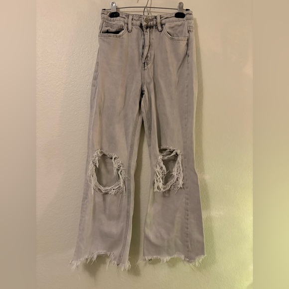 👽Vervet Distressed Grey Jeans👽 - Picture 2 of 7